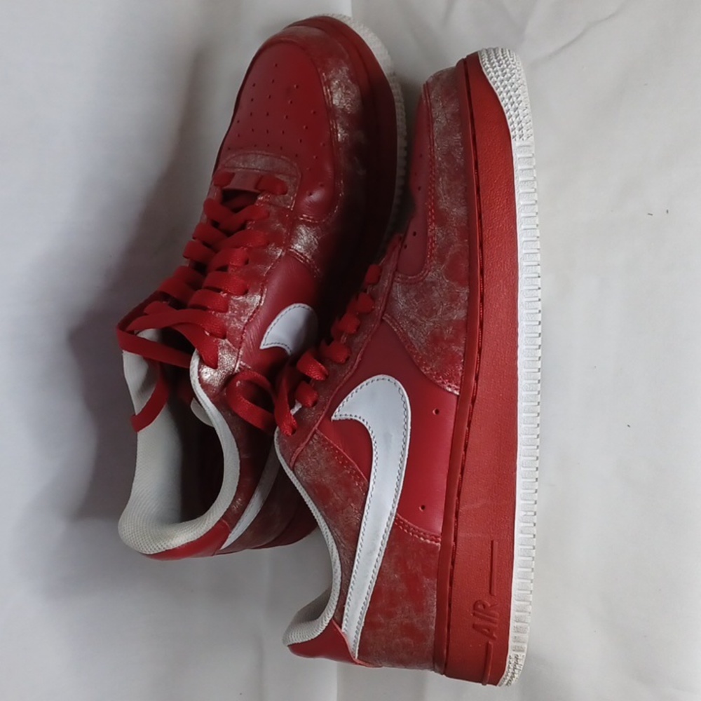 WS11- Nike Women's Air Force  1 Low (Valentines Reds)Sneakers - sz 9 med.